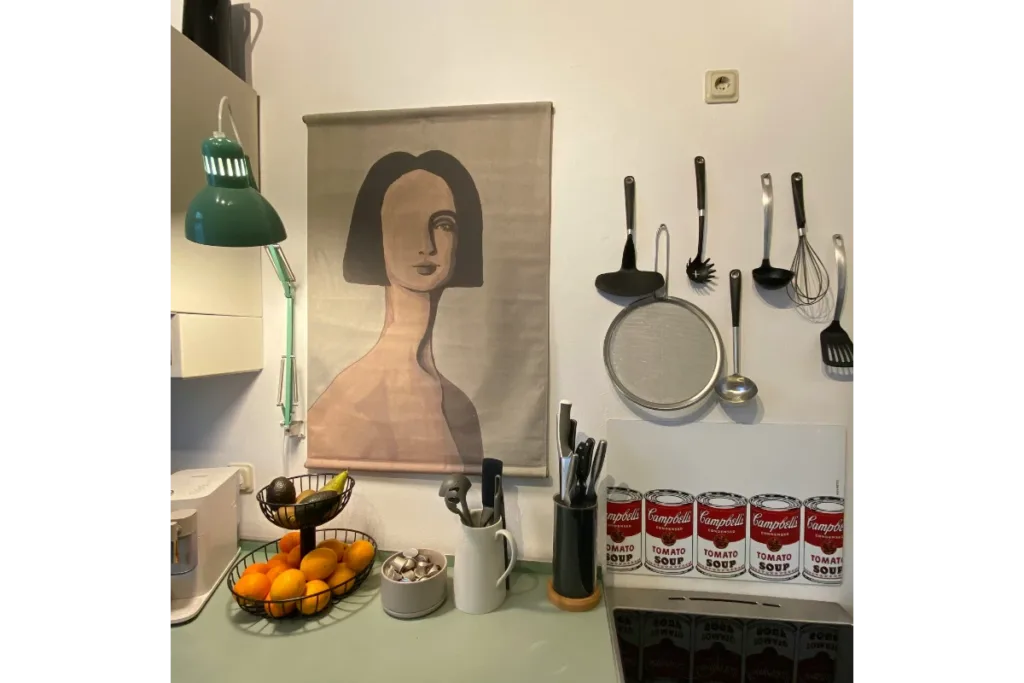 A well-decorated Kitchen